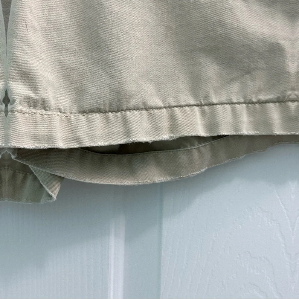 Old Navy Women's Size 10 Chino Khaki Flat Front Shorts - Picture 4 of 14